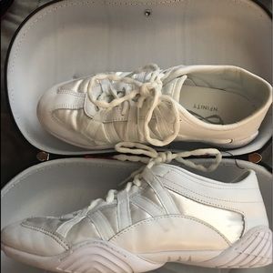 NFINITY EVOLUTION CHEER SHOES WITH CASE 7.5